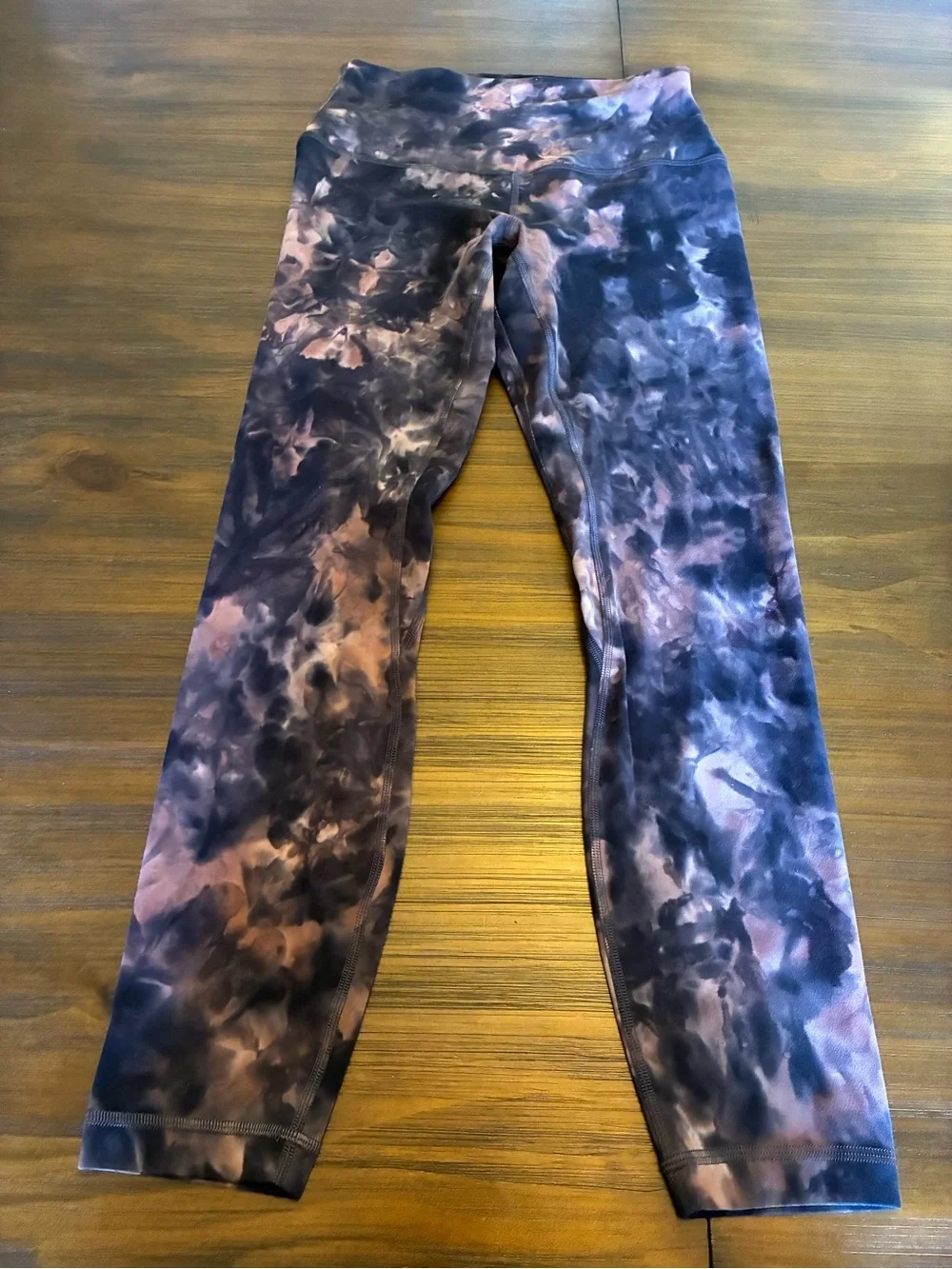 lululemon athletica women’s Black and Purple Tie-Dye Athletic leggings.